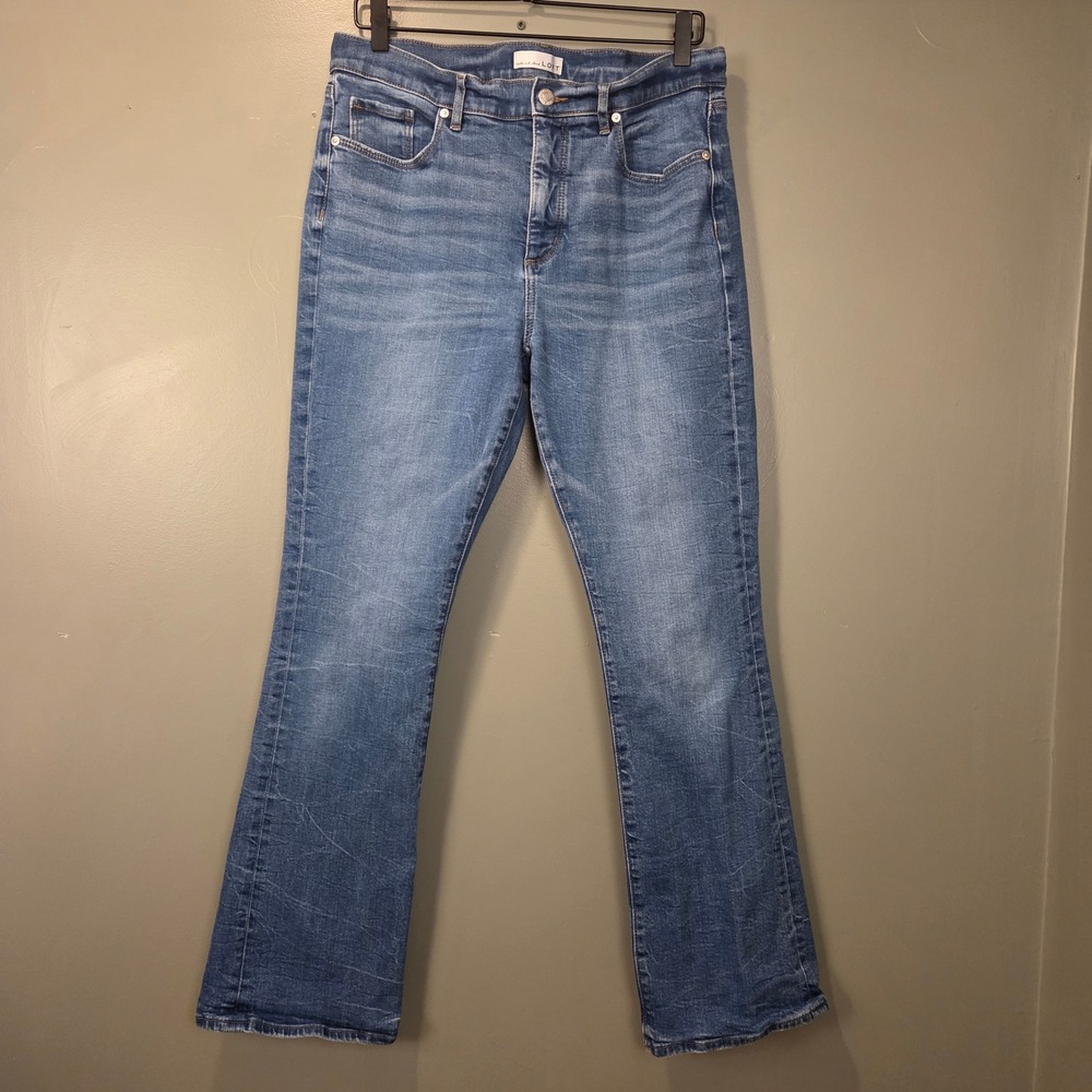 Loft Women's The Boot Bootcut Jeans Size 31/12, Medium‎ Wash Denim